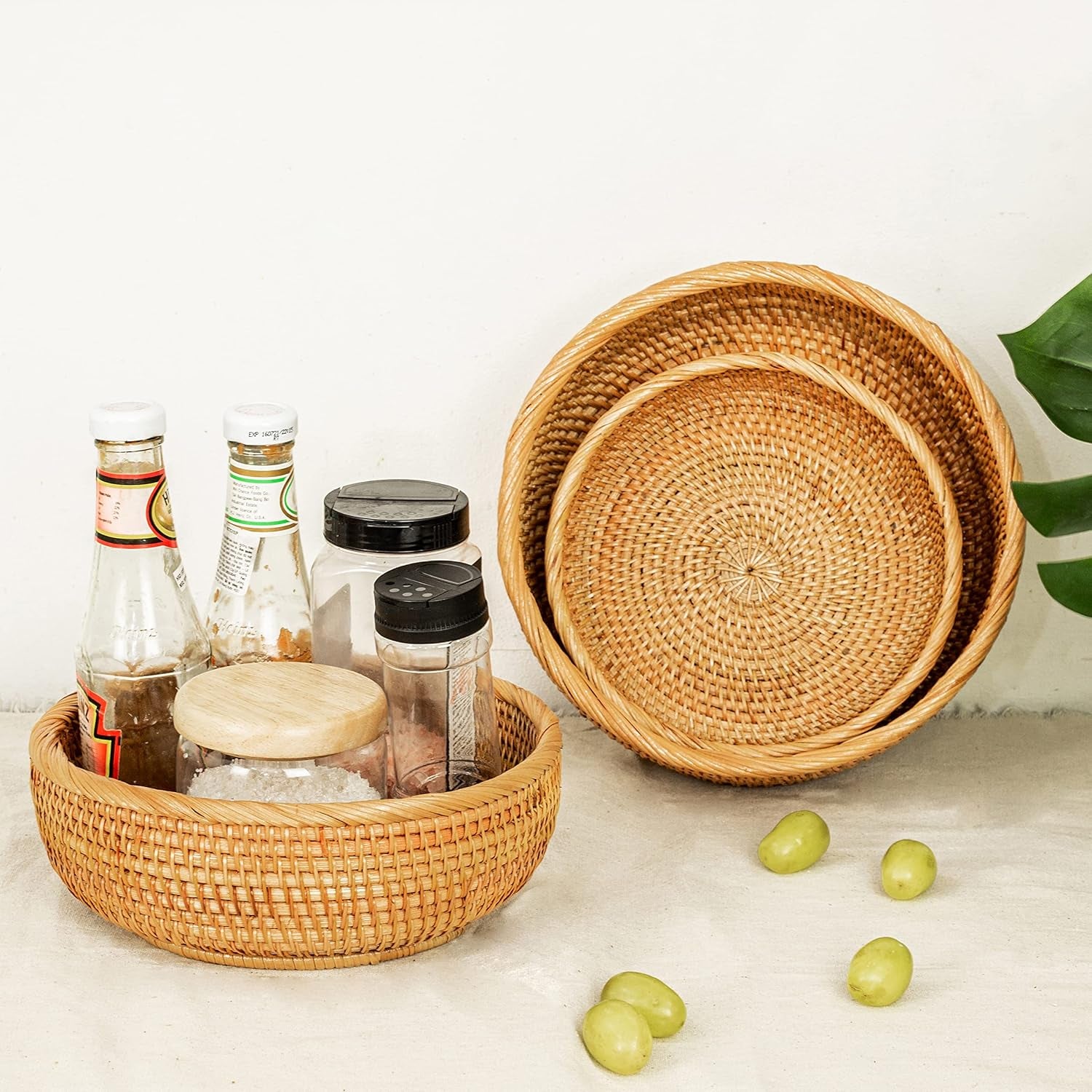 Round Wicker Baskets Handwoven Fruit and Vegetable Storage for Serving Potatoes Onions Bread Rattan Decor Basket Stackable Set 3 Fruit Holder for Kitchen Countertop Organizing Bathroom (Honey Brown)