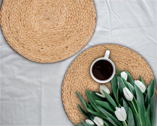 Natural Jute Placemat Set of 4 - round 13 Inch Decorative Reversible Braided Hand Woven Charger for Dinner Table Décor Farmhouse Christmas Wedding Family Gathering Party and Everyday Use